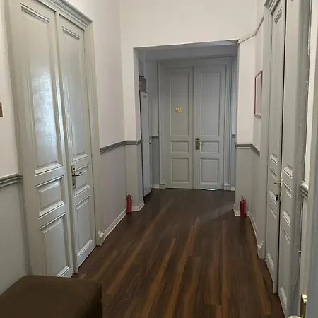 Vandrarhem Antique *