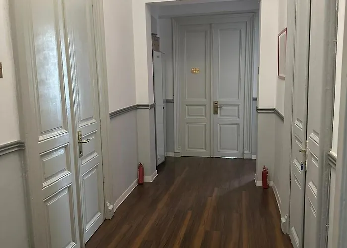 Vandrarhem Antique *